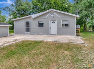 272 River Oaks Rd, Cuero, TX 77954