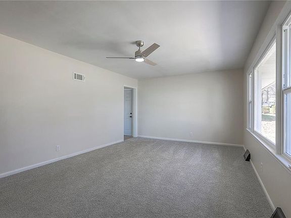 3rd image of 1321 Skyline Dr