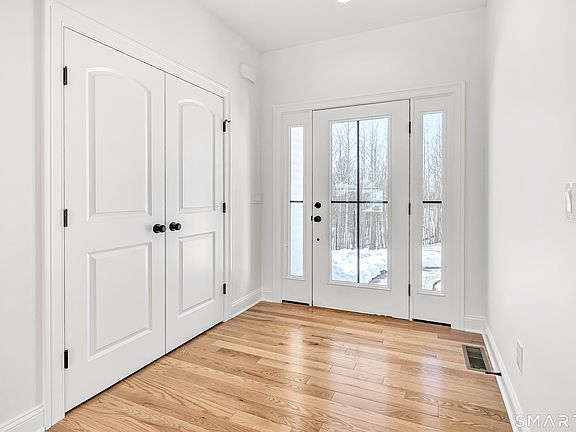 3rd image of 15 Hunting Ridge Road