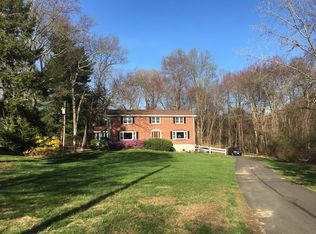 16 Wendover Rd, Trumbull, CT 06611