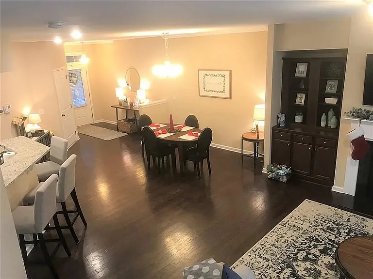 1055 Hampton Oaks Dr — Photo 11