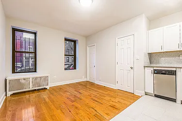 Rented by Dixon Advisory USA Inc.