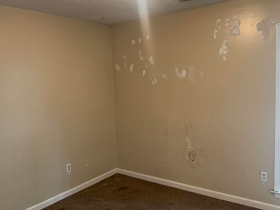 3rd image of 3280 Ridgemont Rd