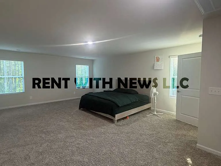 713 Riguard Way — Photo 15