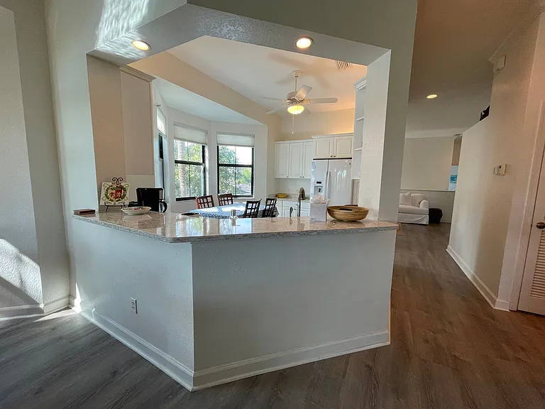 2377 Ravenna Blvd #202 — Photo 9