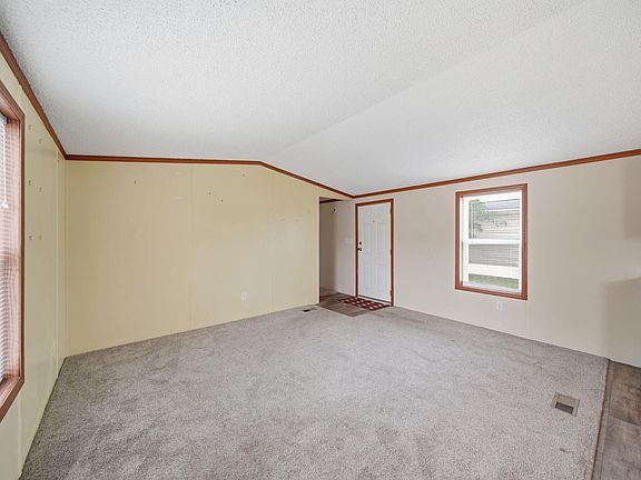5th image of 181 Newbury