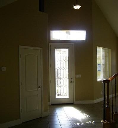 3rd image of 925 Chastanet Ct