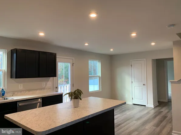 612 McFerren Rd, Stafford, VA 22554