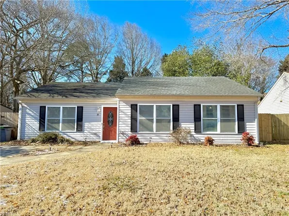 33 Tupelo Cir, Hampton, VA 23666