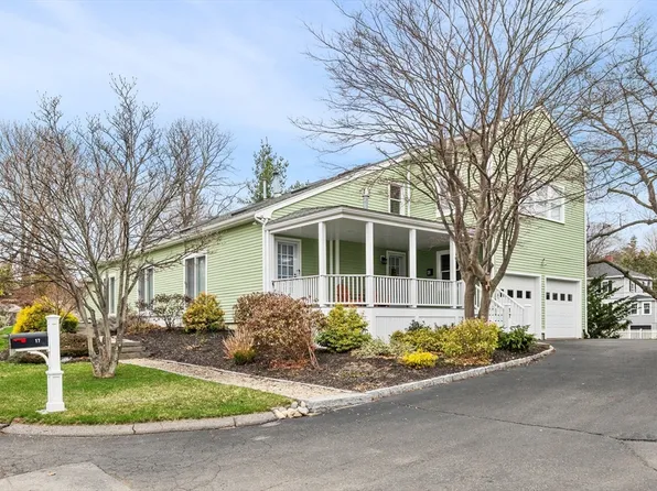 17 Garfield St, Marblehead, MA 01945