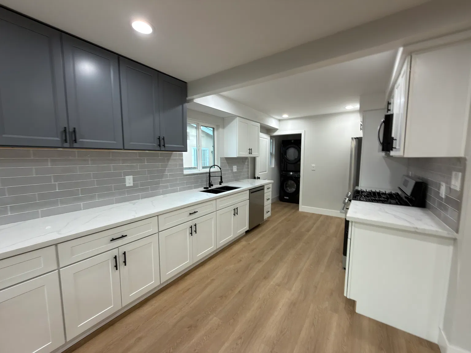 3 bed, 1213 sqft, $3,600 — Photo 2