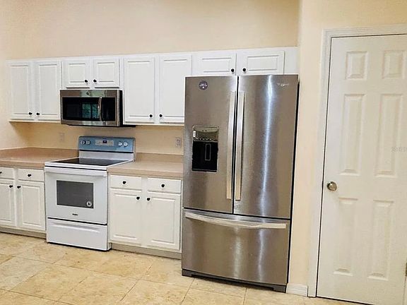 4th image of 12 Regency Dr