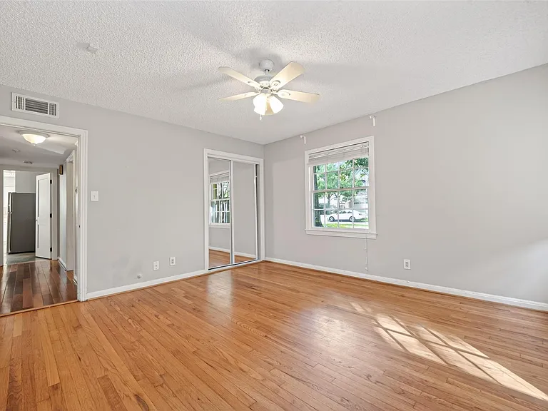 3731 Drake St — Photo 25