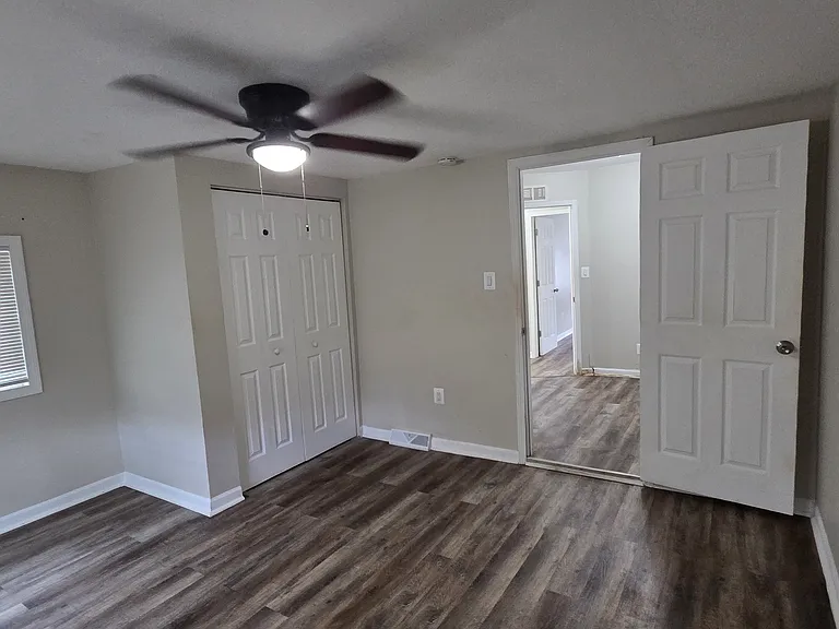 11289 Chalmers Ave — Photo 10