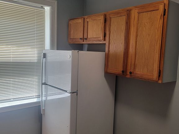 3rd image of 7935 S Woodlawn Ave #1