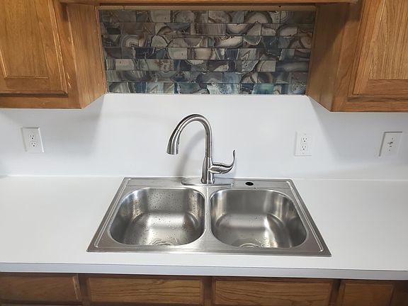 3rd image of 504 W Franklin St APT 201