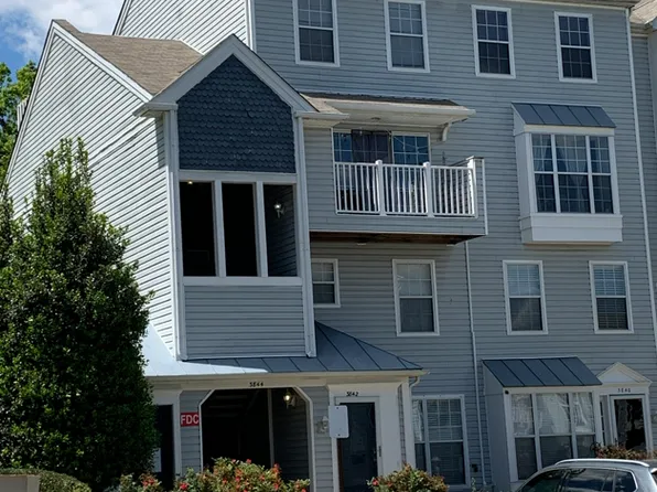 3844 Clore Pl APT 202, Woodbridge, VA 22192