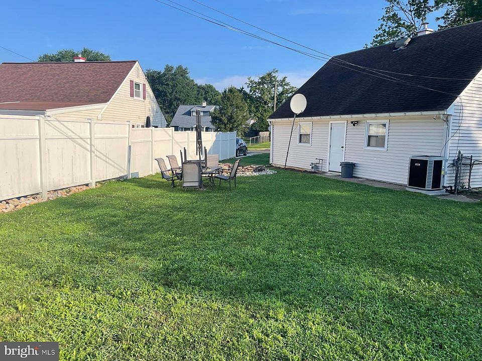1st image of 587 Arbor Rd