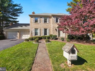 9501 Fox Hollow Dr, Potomac, MD 20854