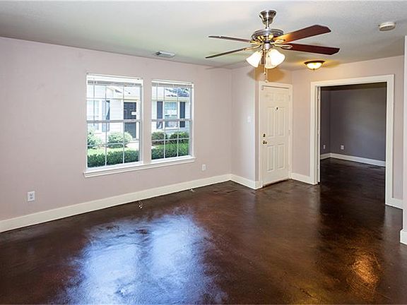 3rd image of 11918 Chanteloup Dr