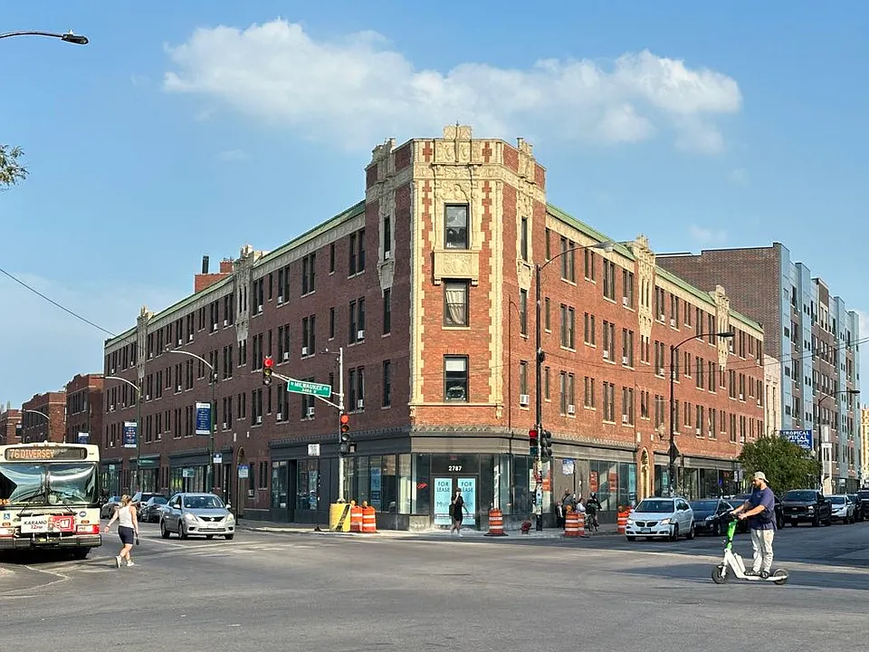 3335 W Diversey Ave #801