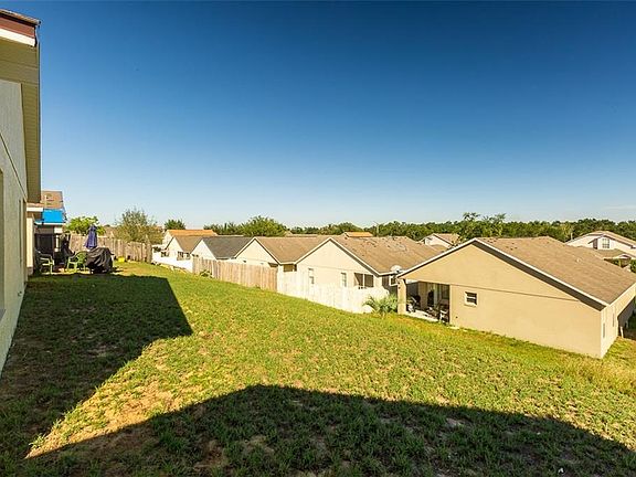 3rd image of 1404 Belvoir Dr