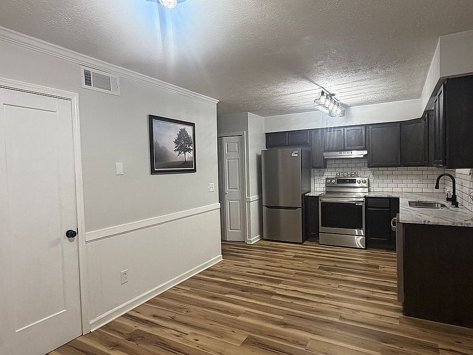 2nd image of 430 Walton Ferry Rd APT 1605