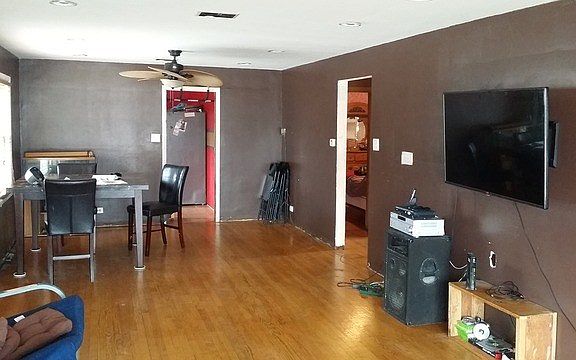 2nd image of 8758 S Kenwood Ave