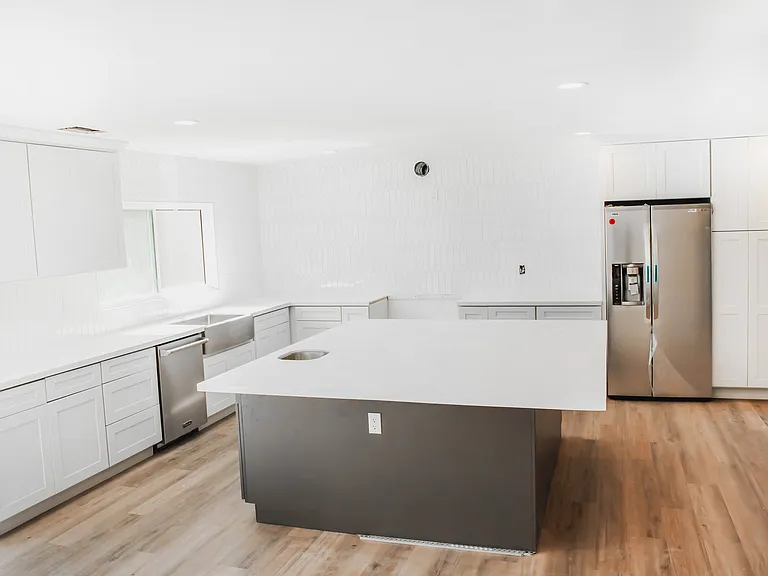 1364 Pillsbury Ln — Photo 2