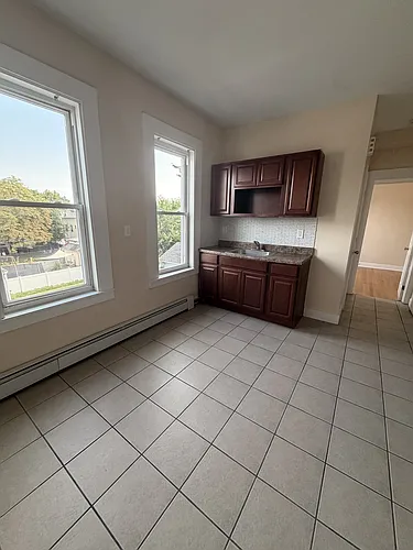 373-375 Blatchley Ave #3A Photo 1