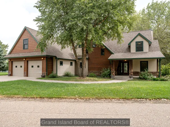 51 Sonja Dr, Doniphan, NE 68832