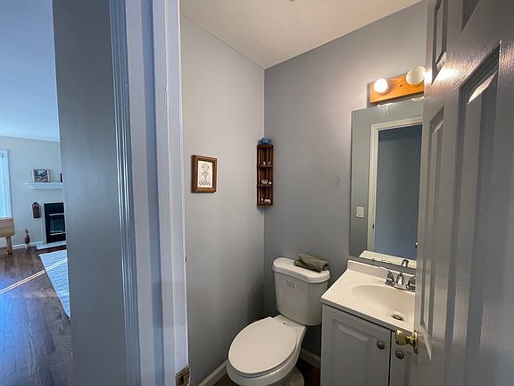 4th image of 1 Sea Court Ln #1