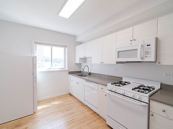 3rd image of 5121 W Agatite Ave #2F