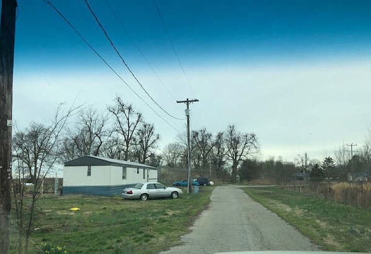 Exterior Neighborhood (street photo)