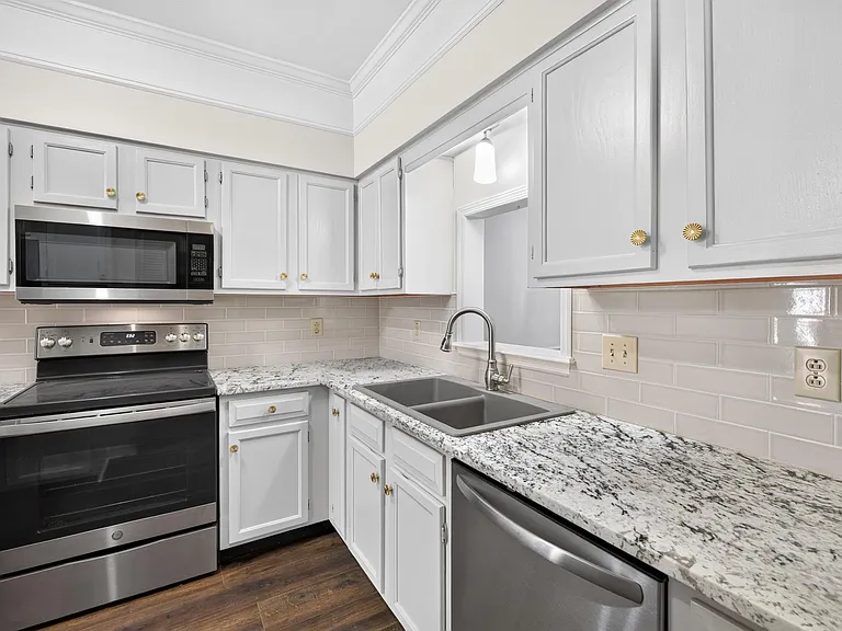 1215 Carriage Park Dr — Photo 8