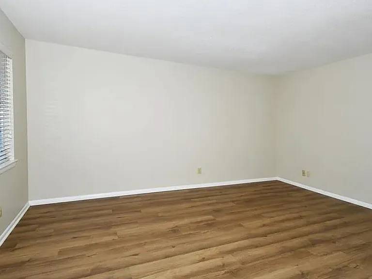 3812 Country Club Rd #I — Photo 7