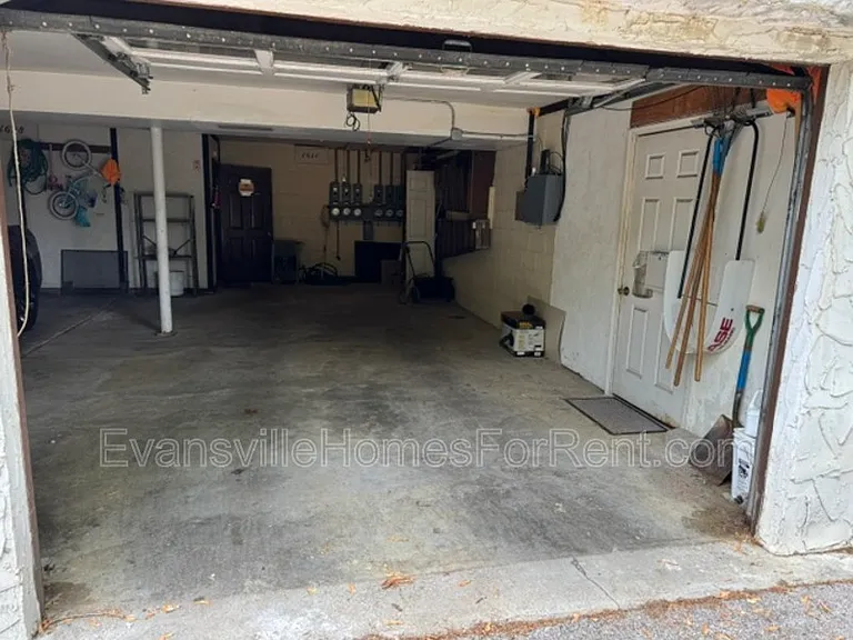 1618 Speaker Rd — Photo 9