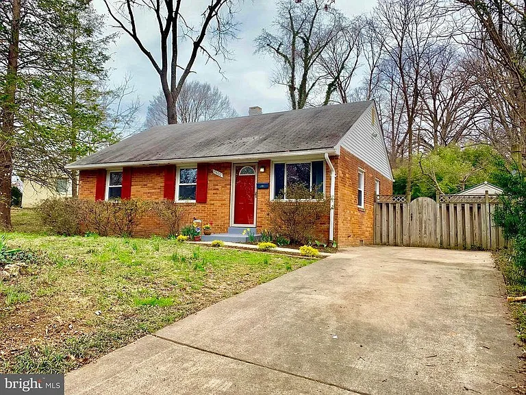 7400 Sportsman Dr — Photo 1