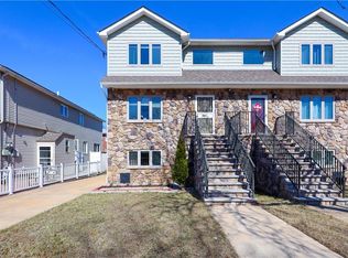 381 Greeley Ave, Staten Island, NY 10306