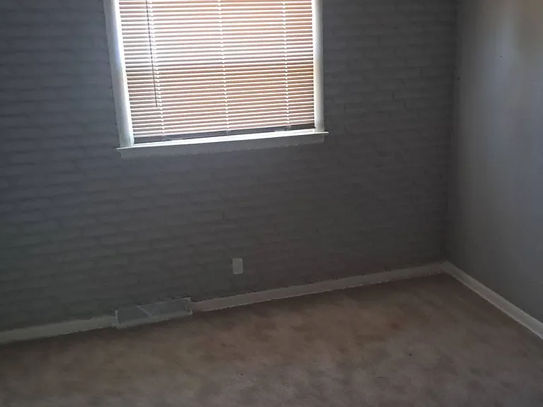 7900 W Potomac Ave — Photo 10