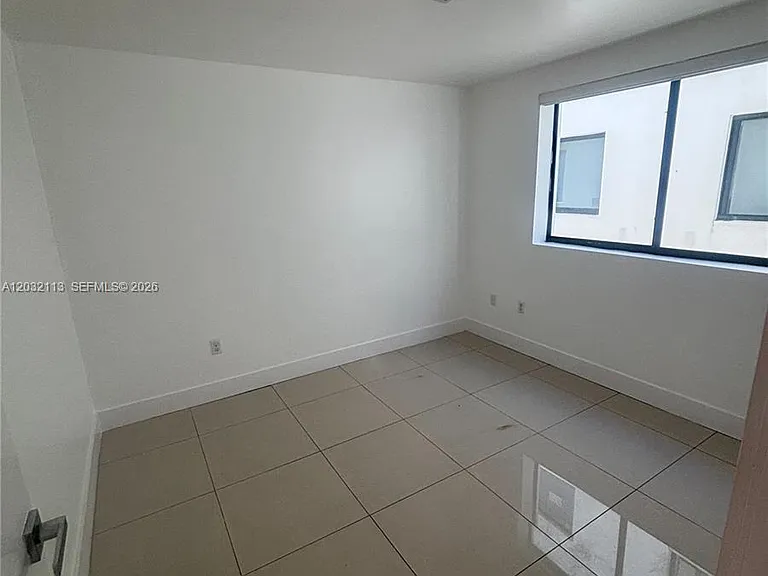 829 SW 18th Ave #203 — Photo 9