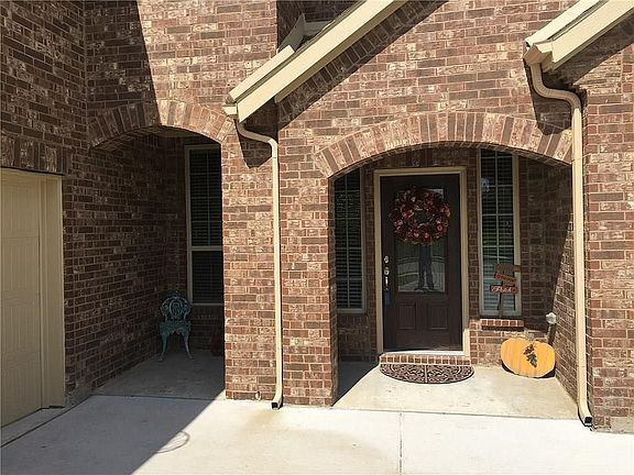 3rd image of 1404 Phelps Lake Dr