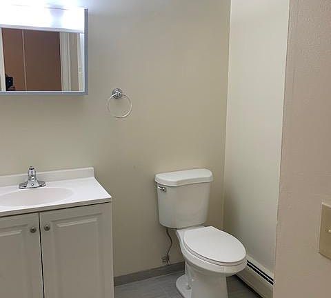 2nd image of 4438 Hamilton Ave #1