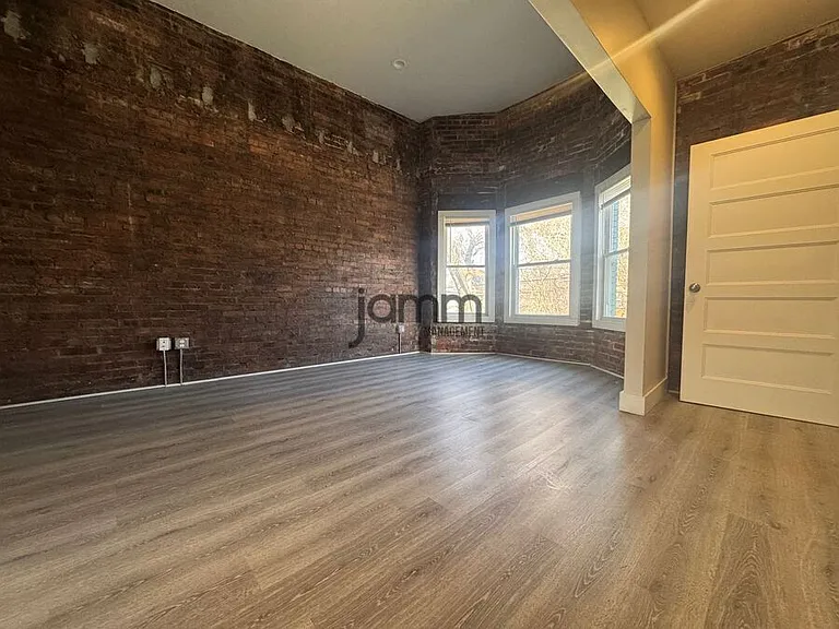 1960 W 65th St #1956 — Photo 8