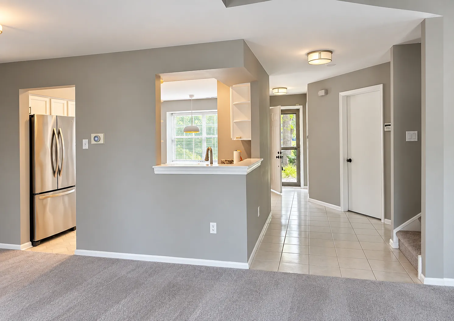 2 bed, 2.5 bath, 2000 sqft, $2,975 — Photo 2