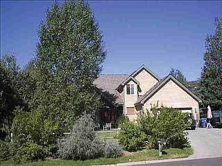 1st image of 3185 Crestline Dr