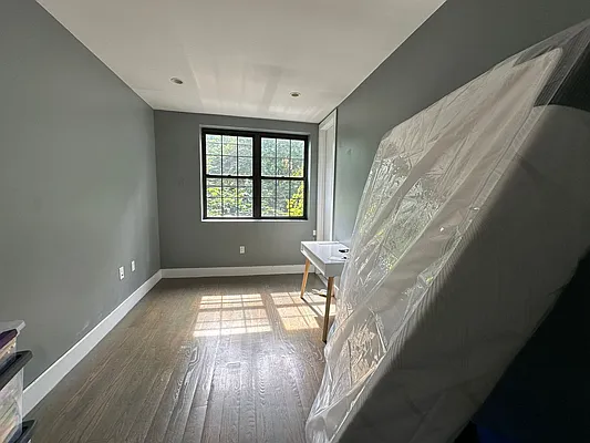 Rented by Yup Realty LLC | media 21