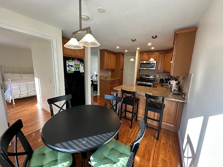 66 Girard Ave — Photo 5