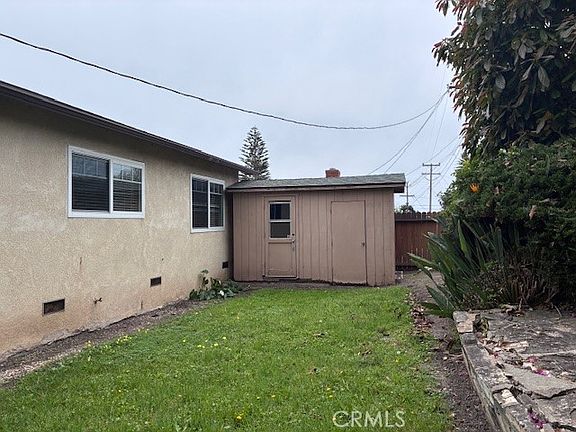 4th image of 140 Baker Ave