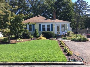 7 Brookfield Ave, Barrington, RI 02806